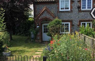 Corner Cottage - base for exploring North Norfolk - Photo 8