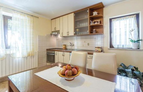 2 Bedroom Amazing Apartment In Kanfanar - Foto 15