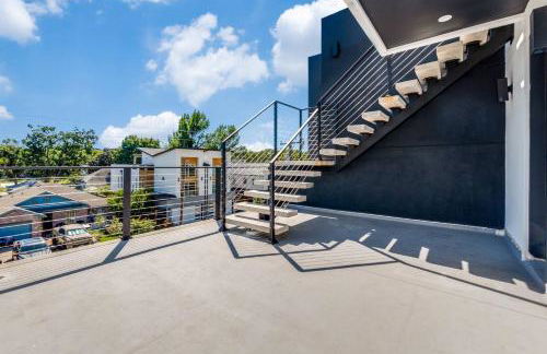Luxurious Newly Built 5BR 5BA | Rooftop W/ Grill - Foto 28