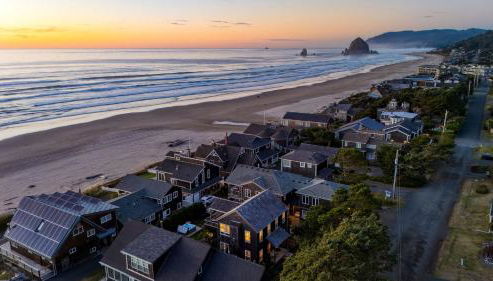 Beachside Retreat w Hot Tub Balcony Dining Blue-Ceiling Charm Sea Cured by AvantStay - Foto 2, Other