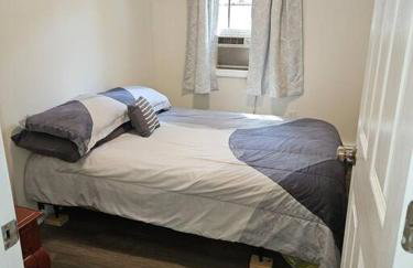 Adorable 1 bedroom with off-street parking - Foto 15