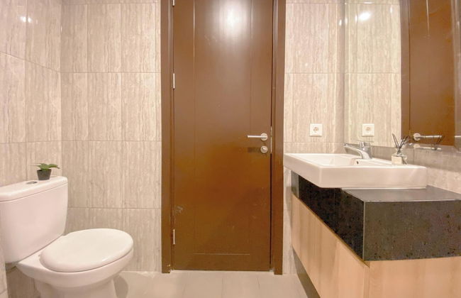 Spacious And Homey Studio At Cleon Park Apartment - Photo 10