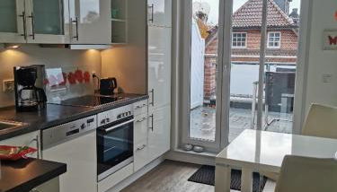 NEU! Schicke und moderne FeWo Lindenalle OG - Foto 4