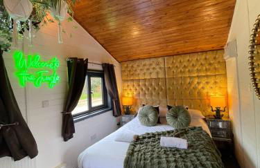 Otter 3 Lodge -Jungle Inspired -Dog Friendly -Private Hot Tub -Warminster-Bath-Salisbury - Foto 31