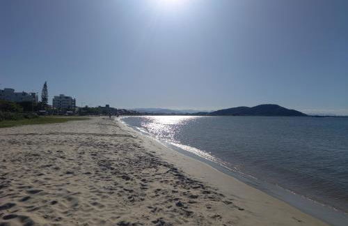 Aptos Enseada Prox Praia - Foto 8