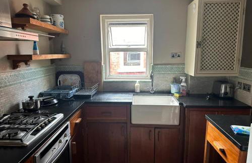 Serene Moroccan - Inspired Retreat in Classic Kensal Green - Photo 6