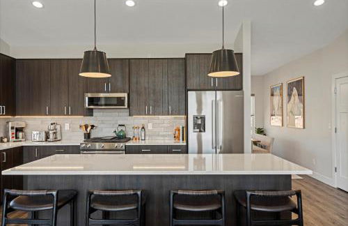 Mountain Art Retreat Ski Escape Hot Tub Games - Foto 12