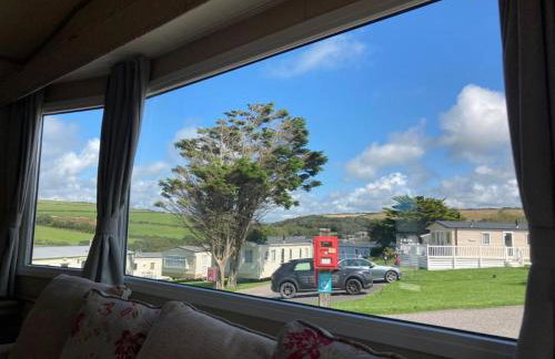 Adorable Caravan in Newquay Bay Resorts Nb98 - Foto 6