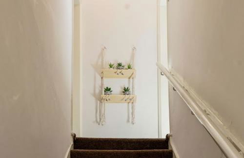 3-Bed Cottage Sleeps 8 Walk to Thames Garden - Foto 16