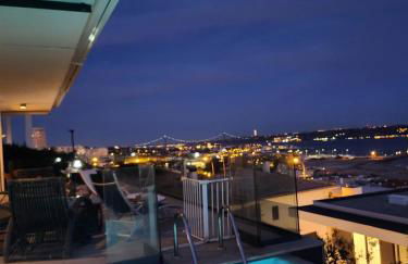 Modern Villa with Sea & River View Pool and Gym. - Foto 72