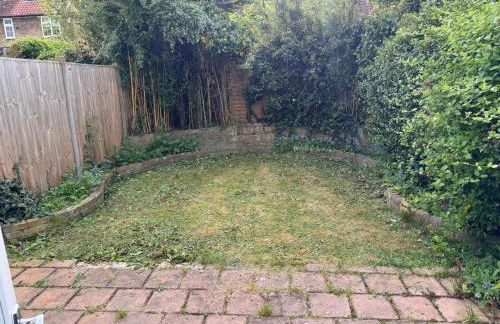 Cosy 3BR House by D3 Short Stay, Sleeps 8, Free on-site Parking & Garden - Foto 36