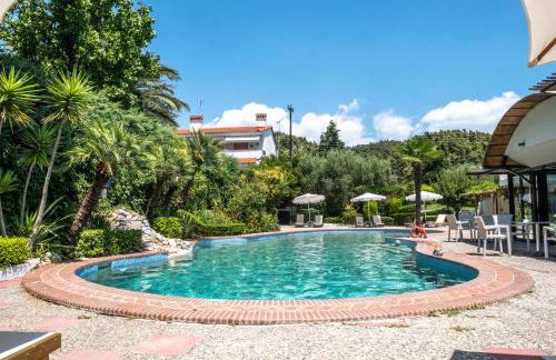 Aristides Hotel - Photo 8