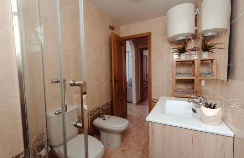 Apto ACHE, acogedor apartamento de 66 m con terraza, aire acondicionado y parking privado gratuito - Foto 15