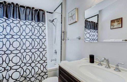 Historic Savannah Gold Private Condo with Pool - 2bed, 1&half bath, Sleeps 6, 1st Floor, 15 Min Walk To Historic Savannah Center And All Attractions - Foto 11