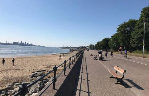 Stunning 5 bedroom home Wirral Birkenhead Sleeps 9- Free Parking-5G Internet - Foto 39