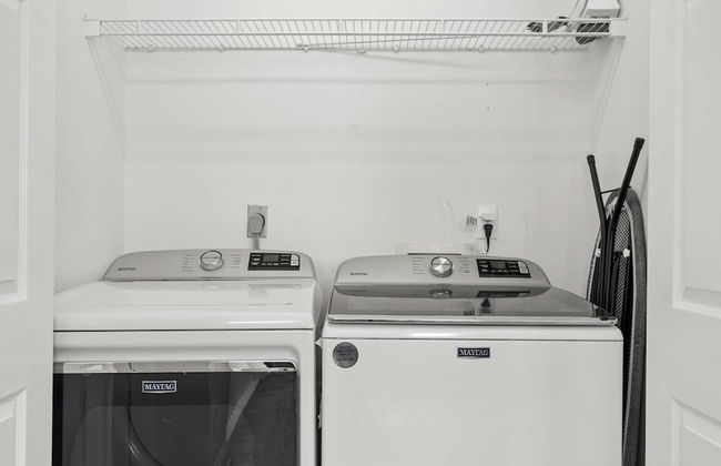 Steps to Beach! Arcade Game Room, Pool + Hot Tub Calico Scallop by Avantstay - Foto 57