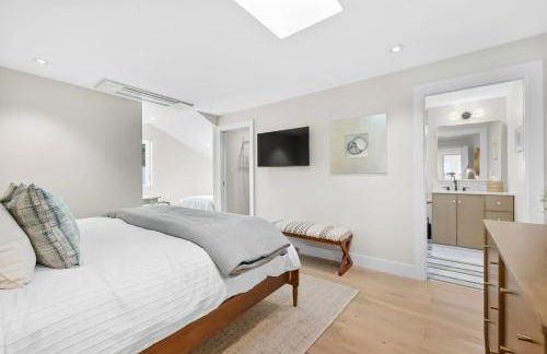 Experience the Pinnacle of Coastal Living at Harbour House - Foto 20