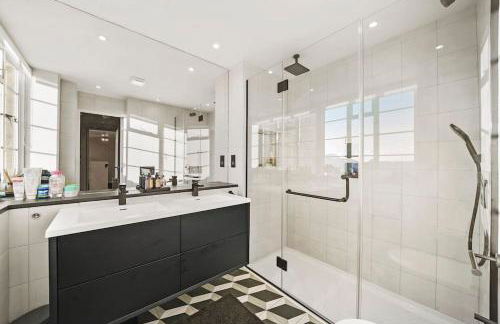 Two Bedroom Flat in Kensington - Foto 13