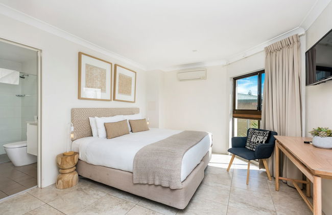 Bayview Beachfront Apartments, in town right on the beach - Foto 11