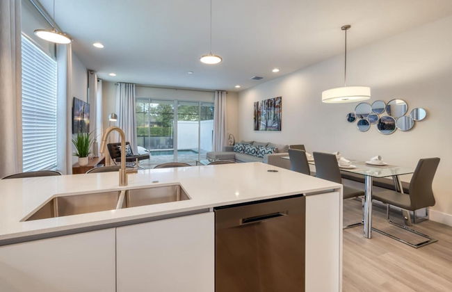 Spacious New Modern Retreat - Foto 7