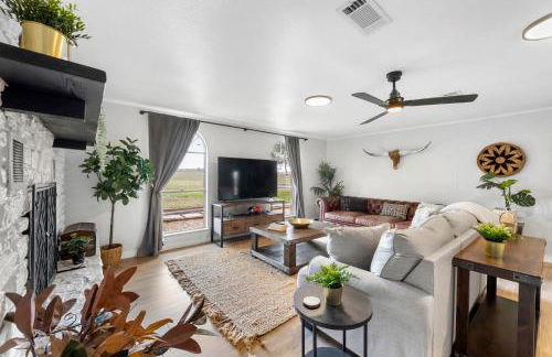 Farm Retreat with Jacuzzi, Fire Pit, Mini Goats, Mini Ponies and Mini Cows - Foto 33