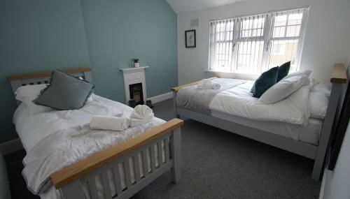 Risca Retreat - Photo 1