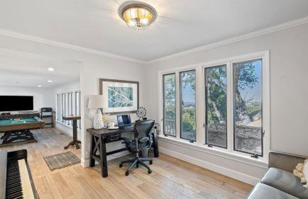 Hidden Oaks Farmhouse by Avantstay Hot Tub, Deck - Foto 16