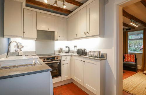 5 Belper Lane End - Photo 8