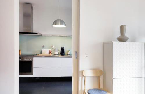 E36 - AC & Parking - Bright & Spacious Apartment - Foto 15