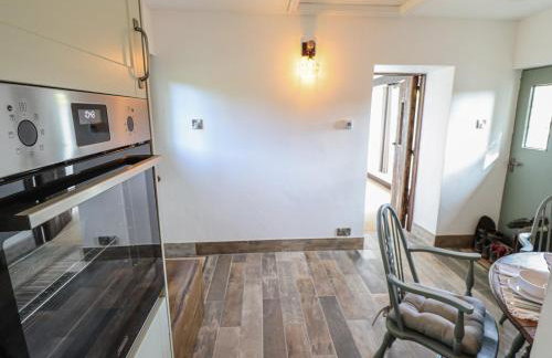 Swallow's Nest - Photo 15