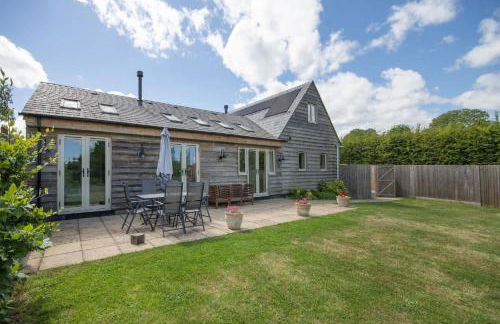 Beautiful Barn Stunning Views Parking & Garden - Photo 4