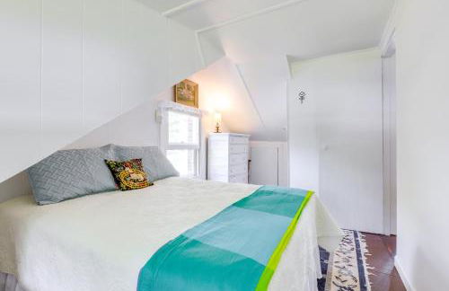 Lakefront Cottage with Covered Porch and Dock! - Foto 24