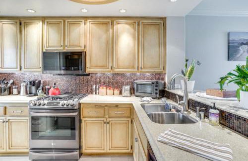 Huntington Beach Condo with Pool Less Than 1 Mi to Pier! - Foto 9