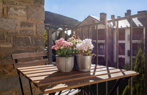 El Nido del Pirineo Estilo y Calidez en Villanúa - Foto 30