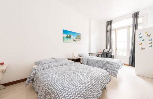 M&F Apartaments Gran Via - Photo 3