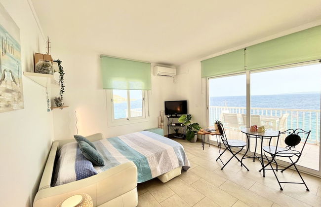 Apartment in Roses Near Canyelles Beach - Photo 2