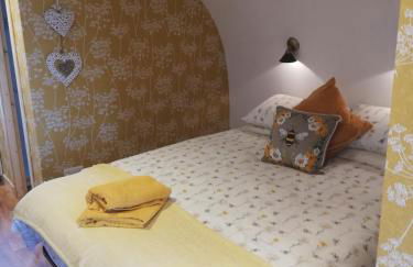 The Galloway Steading- The Bee Hive Couples Retreat with Hot Tub and Fire Pit - Foto 21