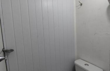 Seu Apto Praia da Costa 2 Sala Quarto Banheiro 1 Cama casal e 2 Camas Solteiro Econômico Local Excelente Ar Cond Frigobar Microondas Tv Todo Seu Centro - Foto 17