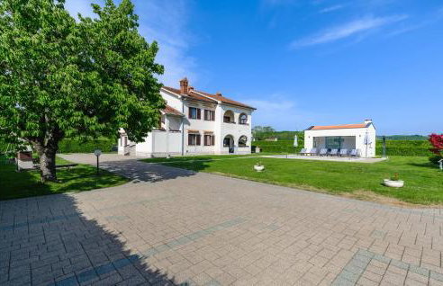 5 Bedroom Nice Home In Karojba - Foto 10