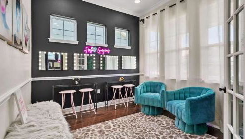 Poolside Tampa Stay- Game Room & Glam Room- Pool- Darts- Pool Table- Next to MacDill AFB - Foto 3