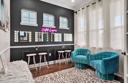 Poolside Tampa Stay- Game Room & Glam Room- Pool- Darts- Pool Table- Next to MacDill AFB - Foto 3