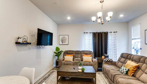 Frederick Townhome with Balcony, Close to Parks! - Foto 4