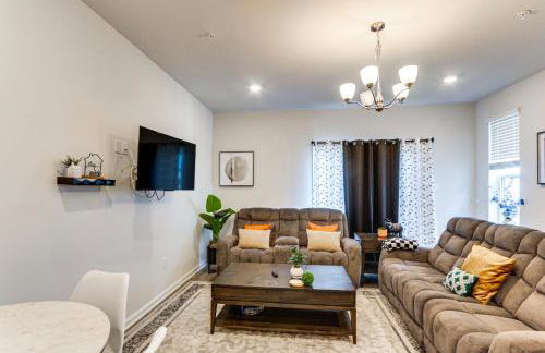 Frederick Townhome with Balcony, Close to Parks! - Foto 4