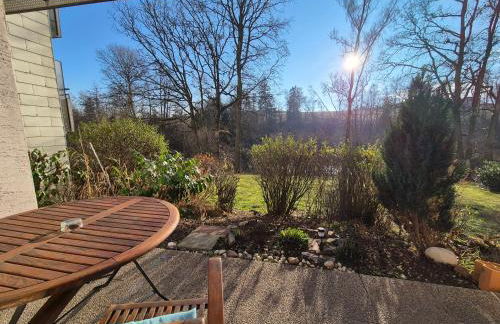 NaturBlick am Rothaarsteig neue moderne Ferienwohnung mit 2 Badezimmern 2 Küchen inklusive Highspeed Internet Flatrate 2x XXL Boxspringbett 2x Terrassen und 2x PKW Parkplätze 10 Minuten bis Willingen Ideal für Touristen und Geschäftsleute mit MWStRechnung - Foto 7