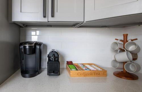 Mid-Century Modern Home - Hot Tub and Game Room - Foto 31