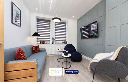 Explore Welsh Wonders, 3 Bedroom House By The One Retreats Short Lets & Serviced Accommodation Treharris - Foto 5