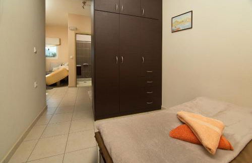 Home Suites - Photo 34