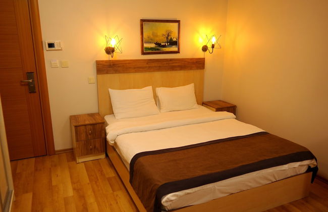 Sheriff Residence - Photo 6