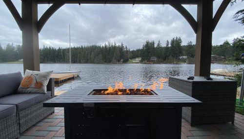 Lakefront Escape with Fire Pit and Views - Foto 5