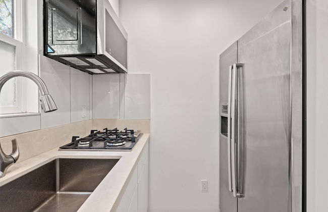 Scenic Retreat With Deck Stunning Views in LA - Foto 21